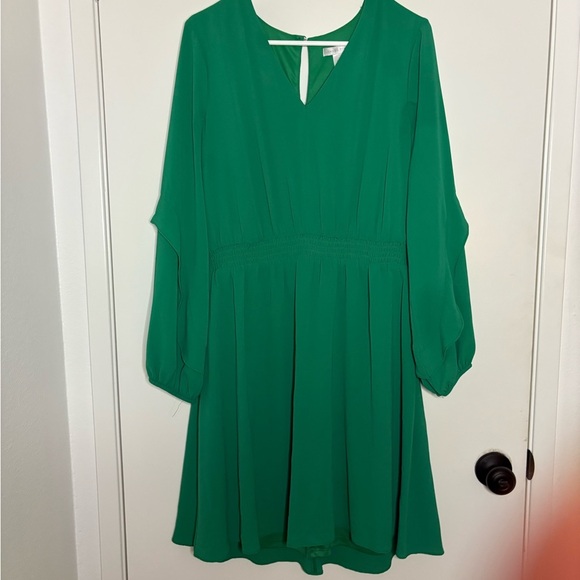 London Times Dresses & Skirts - London Times Green A-Line Long Sleeve Dress